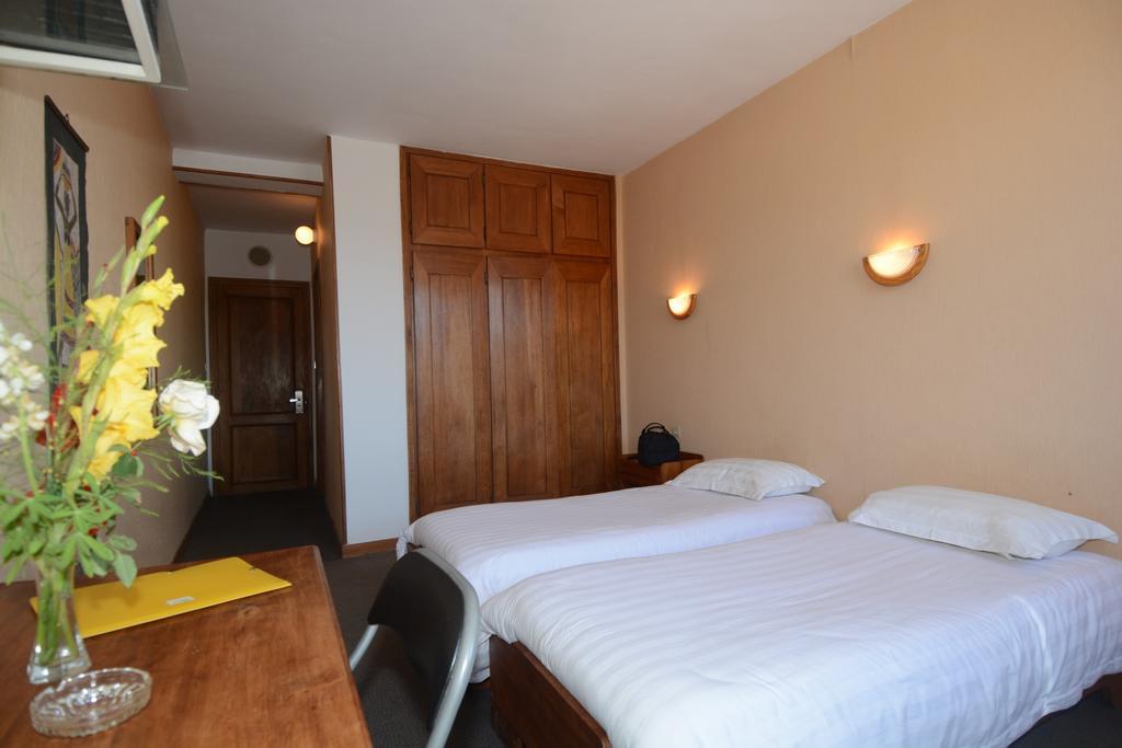 Aina Hotel Ανταναναρίβο Δωμάτιο φωτογραφία